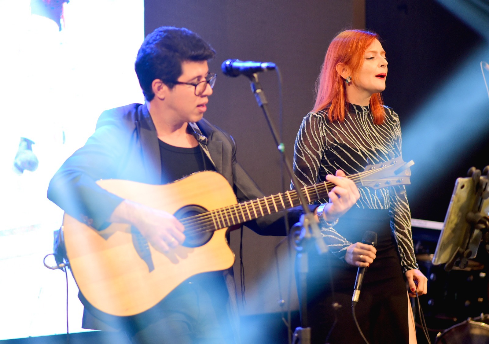 Banda Outrora faz show especial com playlist retrô no Grand Shopping neste sábado, 11